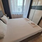 Family Garden - Bright 1br *