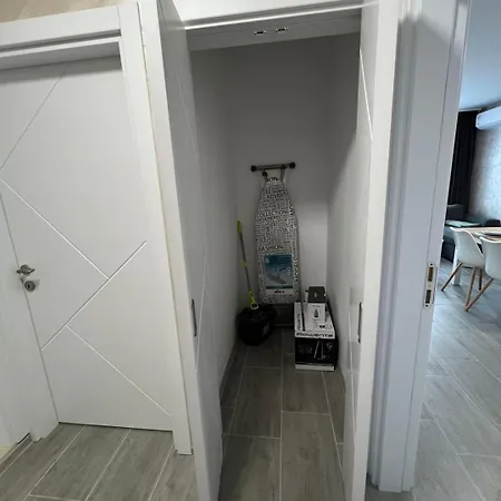 Family Garden - Bright 1br *